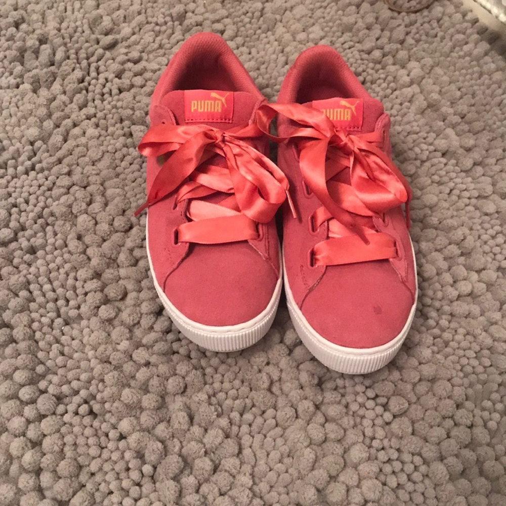 Suede heart puma sneakers